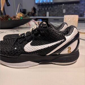 Kobe 6 mamacitas
